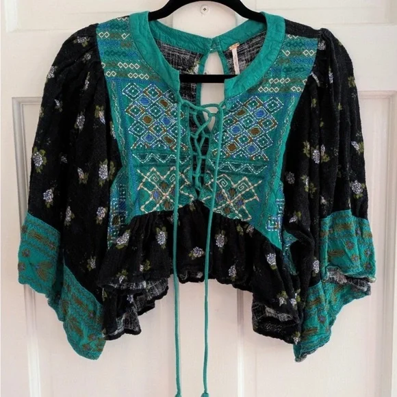 💕Free People💕 Black and Teal Crop Top - Picture 2 of 4